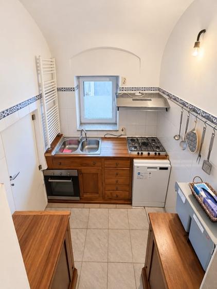 Casă individuală cu 4 camere cu Canalizare în Ultracentral
