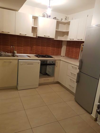 Apartament cu 2 camere decomandat în Vitan