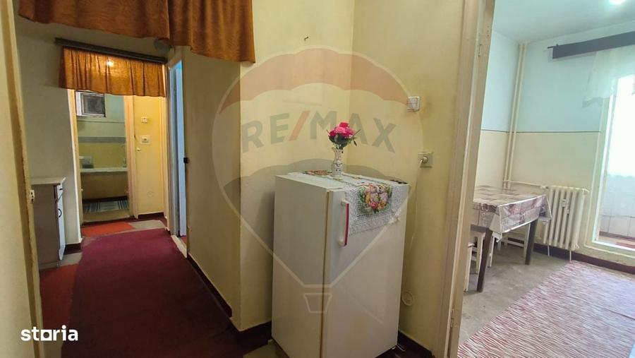 Apartament cu 3 camere decomandat în Micro 17