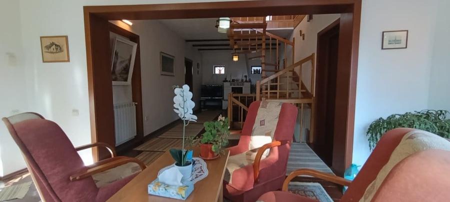 Casă cu 5 camere cu Teren 700 Mp în Zamora