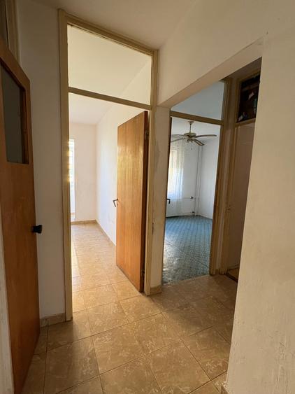 Apartament cu 3 camere decomandat în Ozana