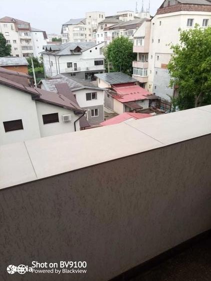 Apartament cu 2 camere în Micro 12