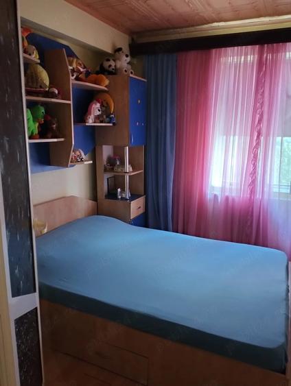 Garsonieră decomandată în Zahana