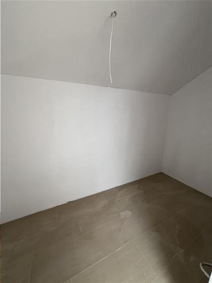 Casă cu 5 camere cu Teren 500 Mp în Sântandrei
