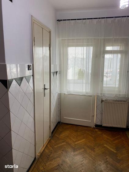 Apartament cu 4 camere decomandat în Central