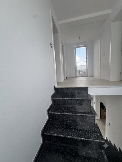 Casă individuală cu 4 camere cu Canalizare în Exterior Sud