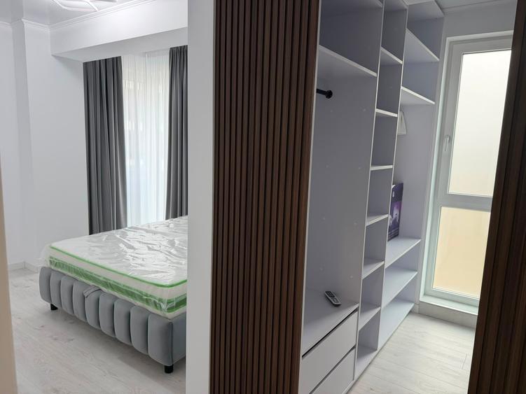 Apartament cu 4 camere decomandat în Sat Vacanță