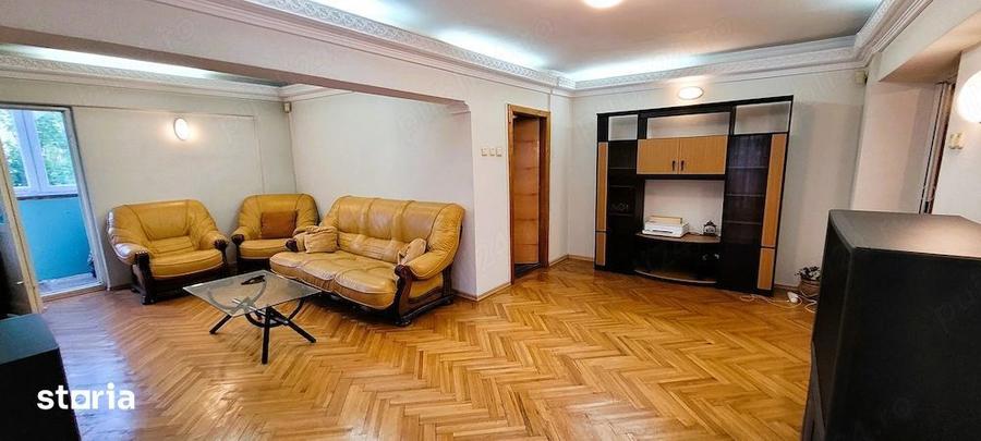 Apartament cu 5 camere decomandat, mobilat în Militari