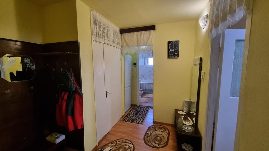 Apartament cu 2 camere decomandat în Nicolina