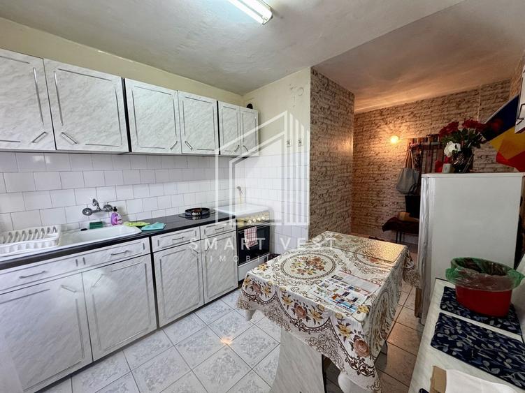 Apartament cu 2 camere semidecomandat, mobilat în Botizului