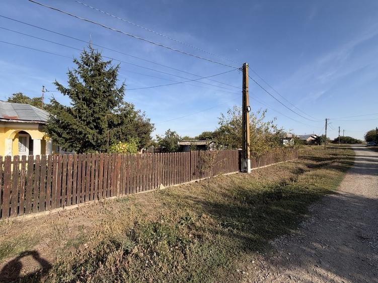 Casă cu 4 camere în Valea Bujorului