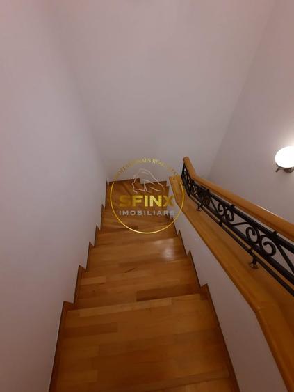 Duplex cu 5 camere cu Canalizare în Iancu Nicolae