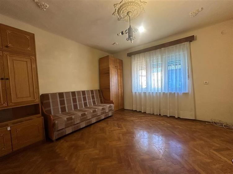 Casă cu 3 camere cu Teren 463 Mp în Exterior Est