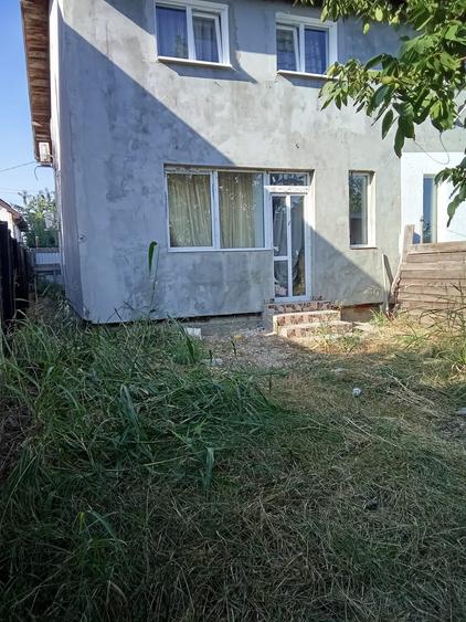 Apartament cu 3 camere decomandat în Popești-Leordeni