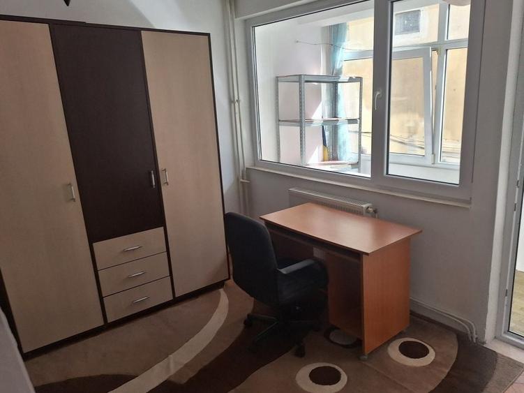 Apartament cu 2 camere semidecomandat în Albești