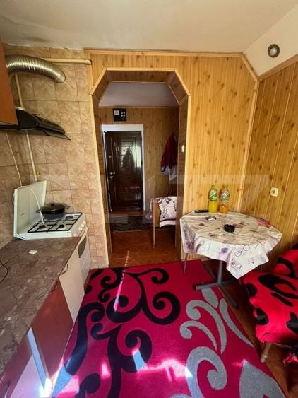 Apartament cu 2 camere semidecomandat, mobilat în Câmpia Turzii