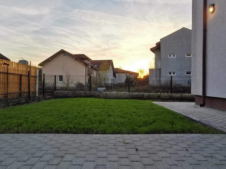 Casă cu 4 camere cu Teren 300 Mp în Băneasa