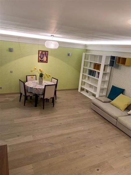 Apartament cu 3 camere semidecomandat, mobilat în Dacia