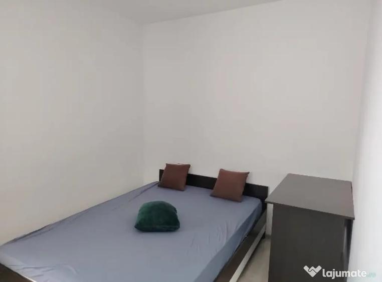 Apartament cu 3 camere semidecomandat în George Enescu