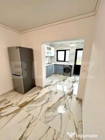 Casă cu 7 camere cu Teren 600 Mp în Central