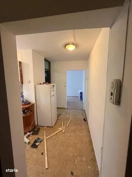 Apartament cu 3 camere semidecomandat în Dâmbu Pietros