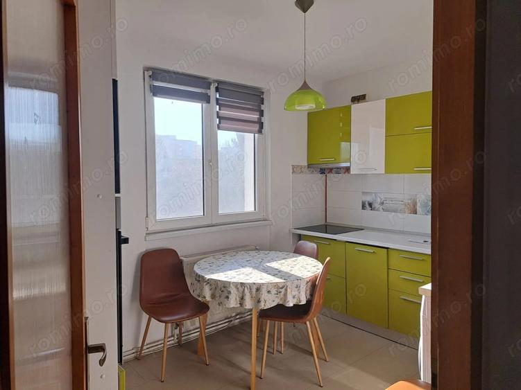 Apartament cu 3 camere decomandat în Dâmbu Pietros