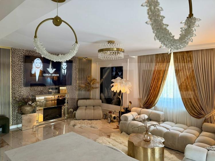 Apartament cu 4 camere decomandat, mobilat în Periferie