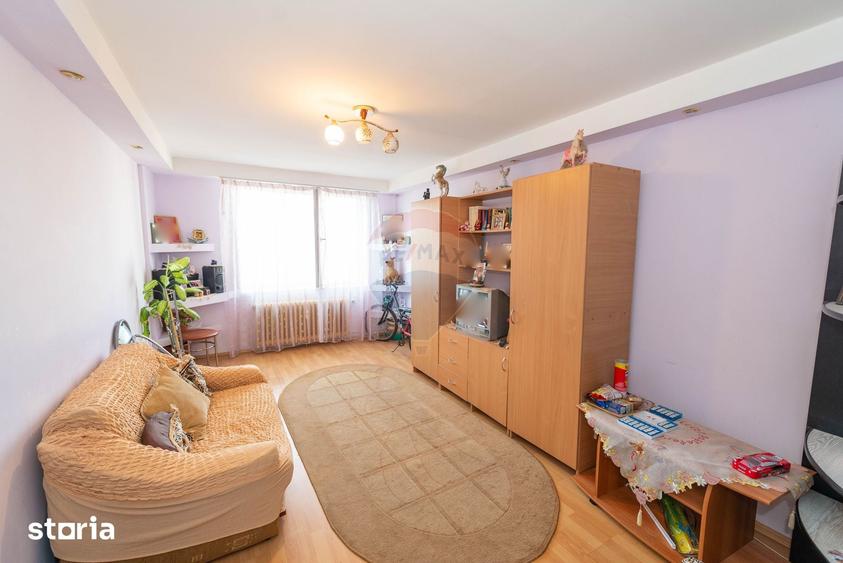 Apartament cu 3 camere decomandat în Sălăjan