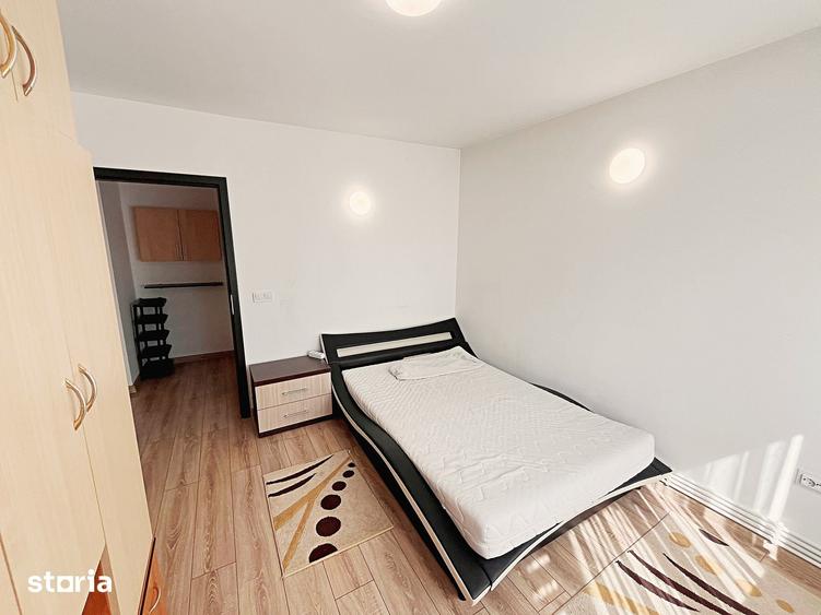 Apartament cu 3 camere în Podu Roș