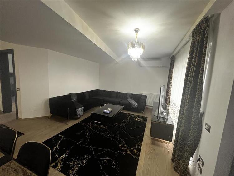 Apartament cu 4 camere decomandat, mobilat în Eminescu