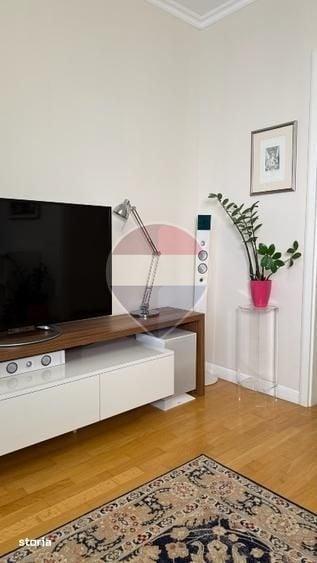 Apartament cu 3 camere în Tei