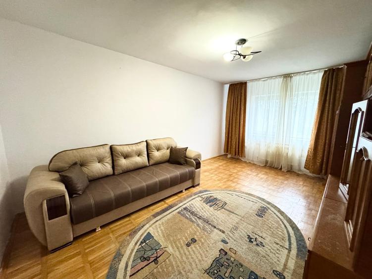 Apartament cu 2 camere decomandat în Nicolina