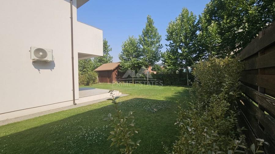 Casă individuală cu 5 camere cu Canalizare în Corbeanca