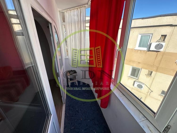 Apartament cu 3 camere decomandat, mobilat în Rovine