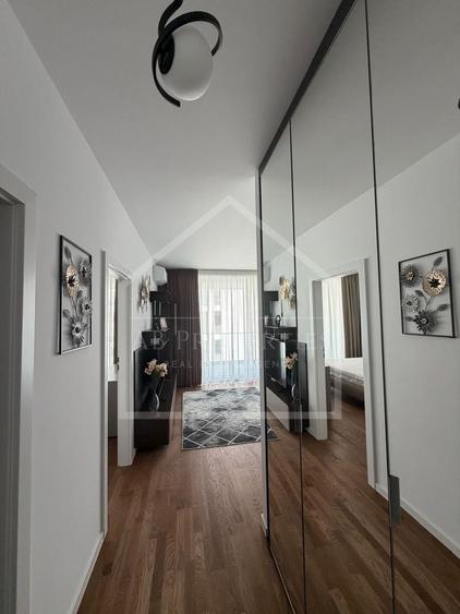 Apartament cu 3 camere decomandat, mobilat în Băneasa