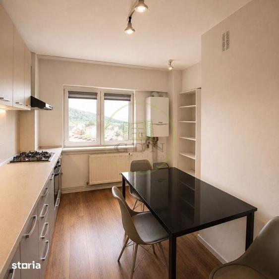Apartament cu 3 camere decomandat în Centrul Civic