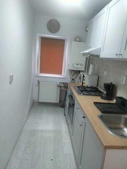 Inchiriez garsoniera confort 1 in bloc de apartamente - 8