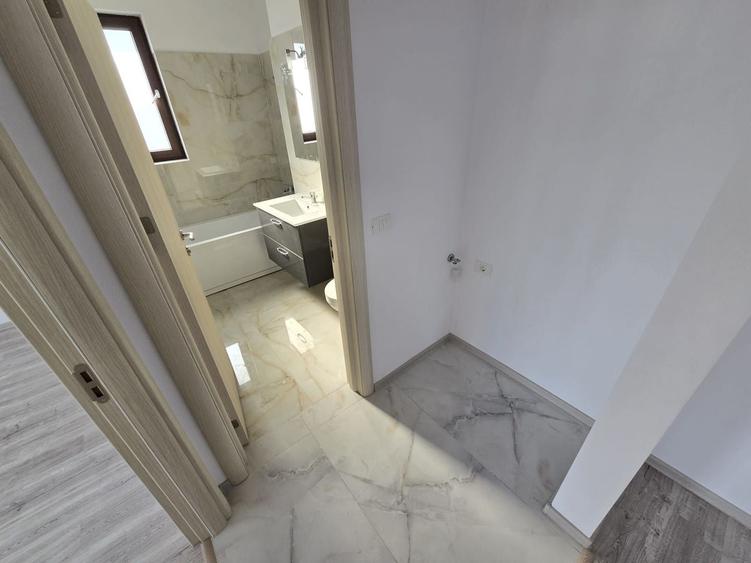 Apartament cu 2 camere decomandat în Girocului