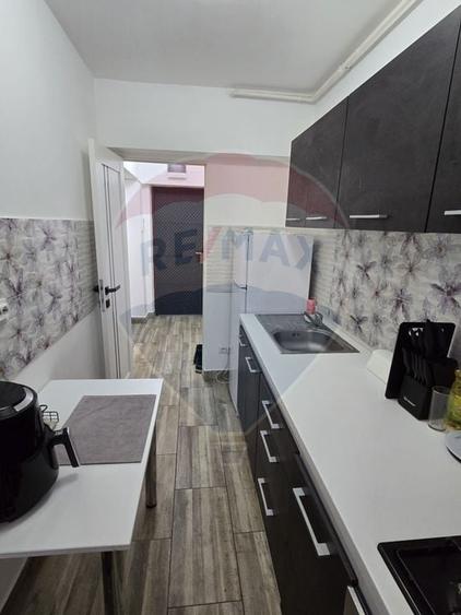 Apartament cu 2 camere semidecomandat, mobilat în Giulești