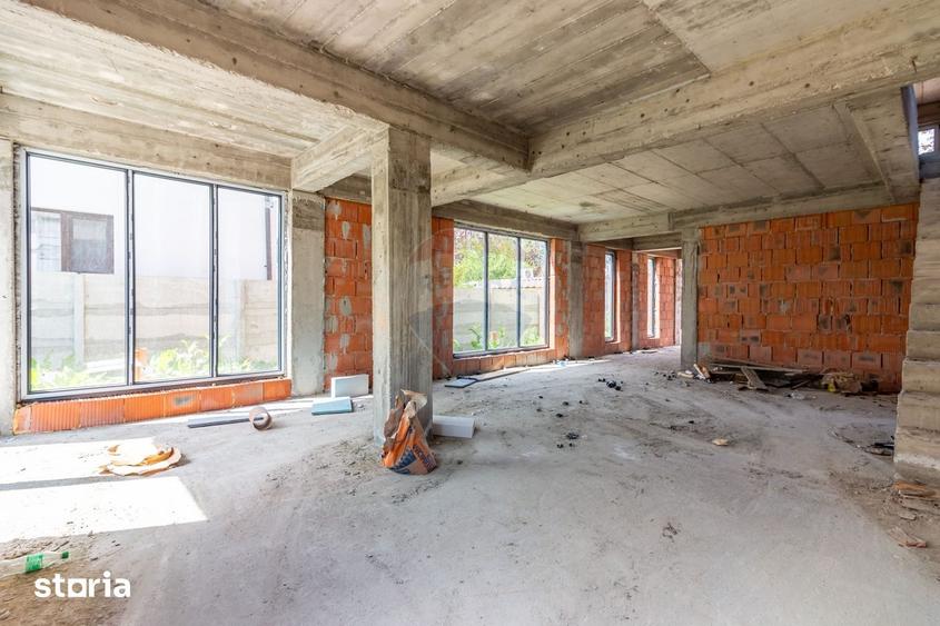 Casă cu 5 camere cu Teren 264 Mp în Central