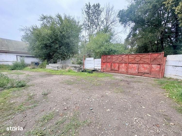 Teren in mijlocul padurii Valu lui Traian 1875 mp si bonus cladire 450