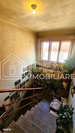 Casă cu 6 camere cu Teren 900 Mp în Calea Poplăcii