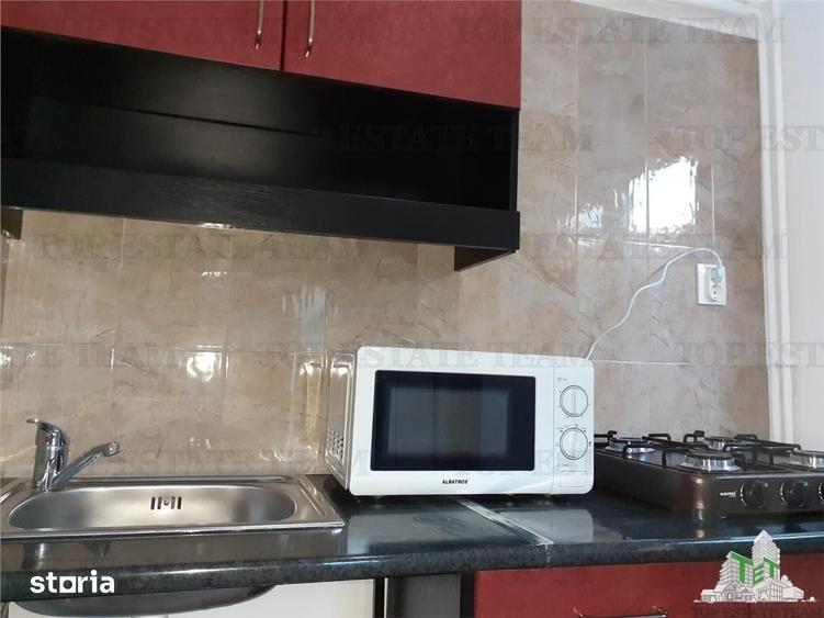 Casă cu 9 camere cu Teren 1412 Mp în Palazu Mare