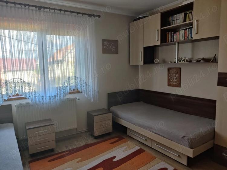 Casă cu 5 camere în Central