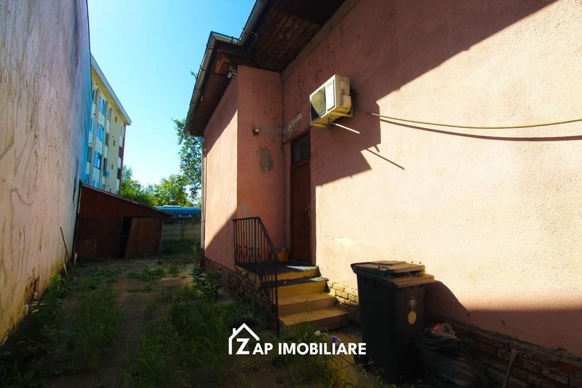 Casă individuală cu 3 camere cu Canalizare în Central
