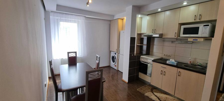 Apartament cu 3 camere decomandat, mobilat în Tudor
