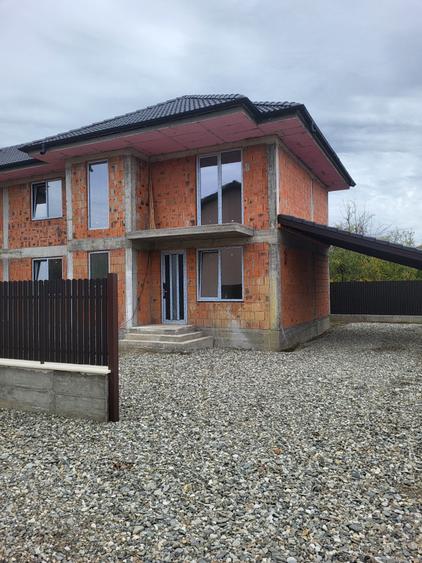 Casă cu 4 camere în Goranu