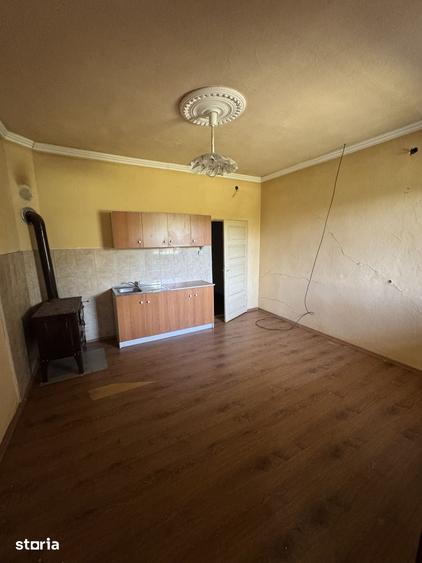 Casă cu 3 camere cu Teren 3649 Mp în Păulești