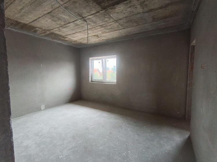 Duplex cu 8 camere cu Canalizare în Giarmata-Vii