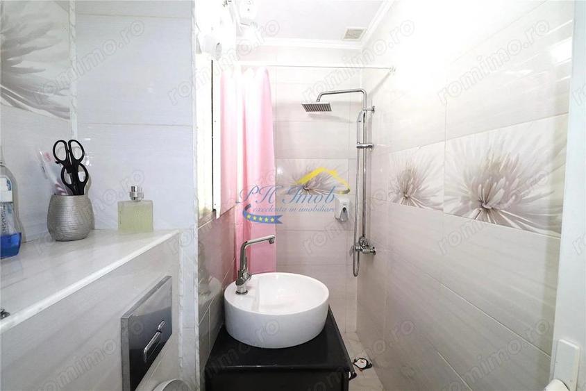 Apartament cu 4 camere decomandat în Turnătorie